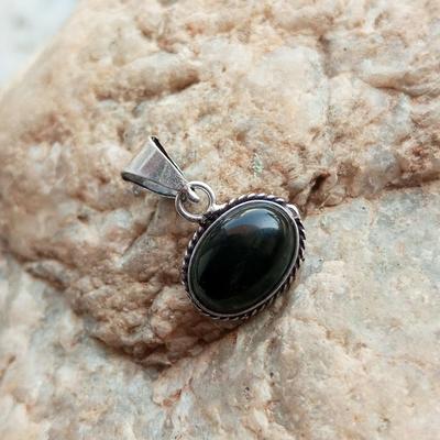 Black Onyx Gemstone 925 Sterling Silver Plated Oval Pendant Jewelry NST-J2H17026