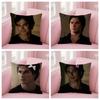 1 Stück The Vampire Diaries Damon Kissenbezug, Polyester 2D Doppelseitiger Druck, Weiche Dekorative Kissenhülle Für TV-Fans, Perfekt F