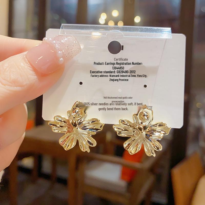 Simple Color-Block Metal Flower Stud Earrings: Unique Design, Two-Way Style, S925 Silver Posts