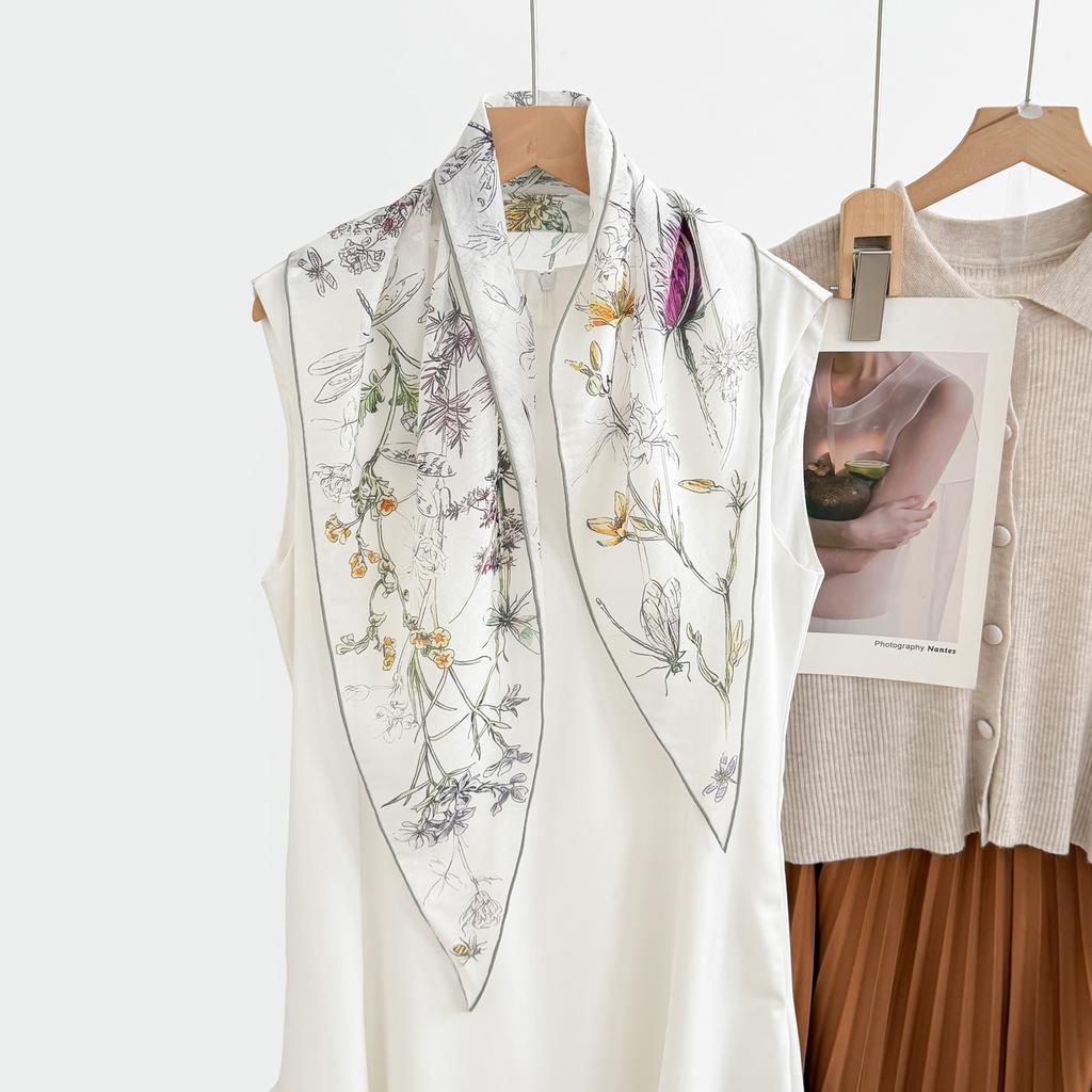 Literary Printing Triangle Scarf Women's Spring and Summer New Mulberry Silk Blended Small Square Scarf Versatile Scarf Headscarf Decorative