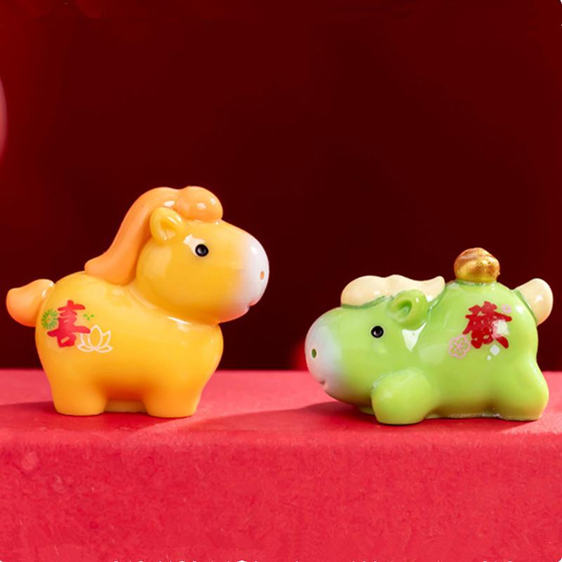 2026 Pferdejahr Miniatur Ornamente Tierkreis Cartoon Glückliches Pony DIY Autodekoration Frühlingsfest Büro Schreibtischdeko Ornamente