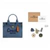 Coach Borsa shopper in denim con logo calligrafico ricamato Cargo 20 Borsa a tracolla a spalla Borsa tote piccola da donna Indaco CZ100-B4IN