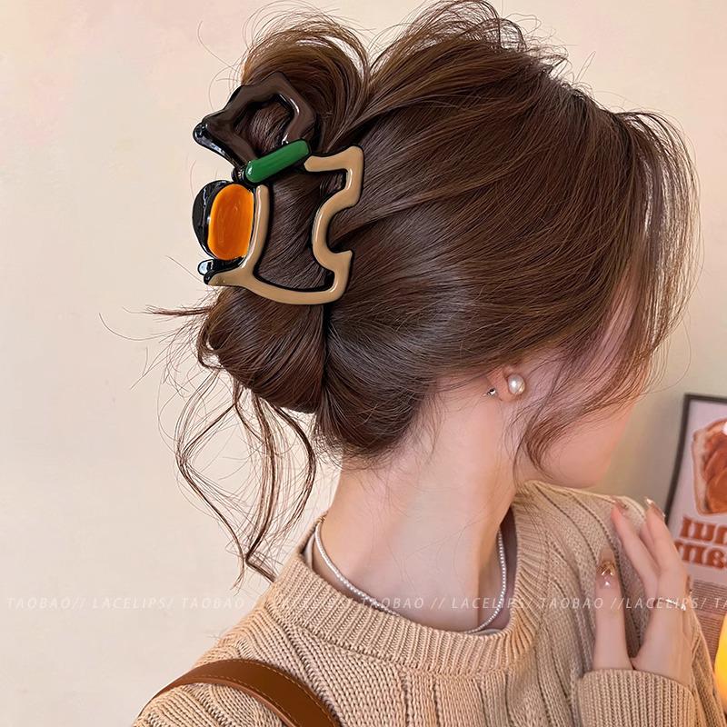 

2025 Роскошный атласный плиссированный зажим-краб для женщин