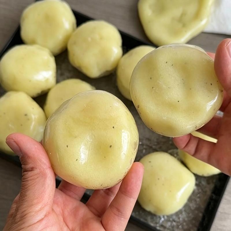 Realistic Mashed Potato Squeeze Ball, Textured Crinkle Sound Stress Relief Squeeze Toy, Sensory Fidget Toys Relaxing Gifts