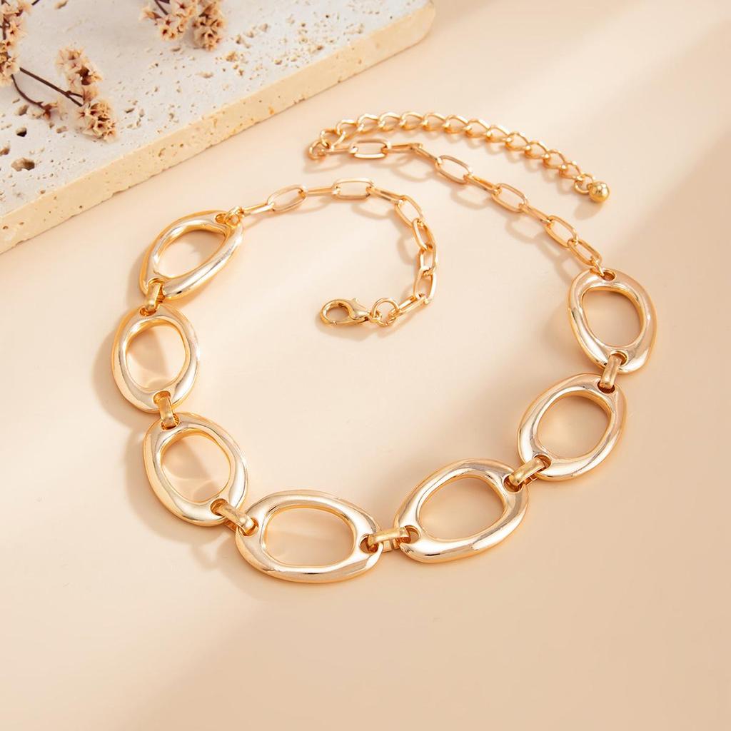 Geometric Oval Patchwork Hollow Necklace: European & American Minimalist Metallic Chain