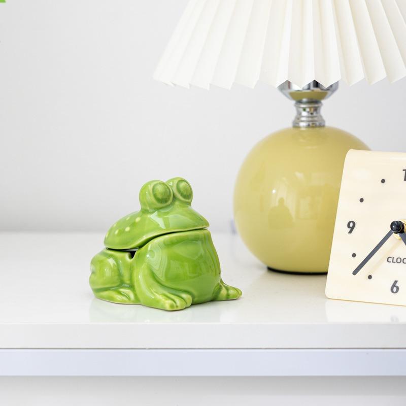 1PC Ceramic Frog Ashtray Creative Ornament Home Office Home Crafts Art Small Tea Pet Storage Jewelry Home Decoration