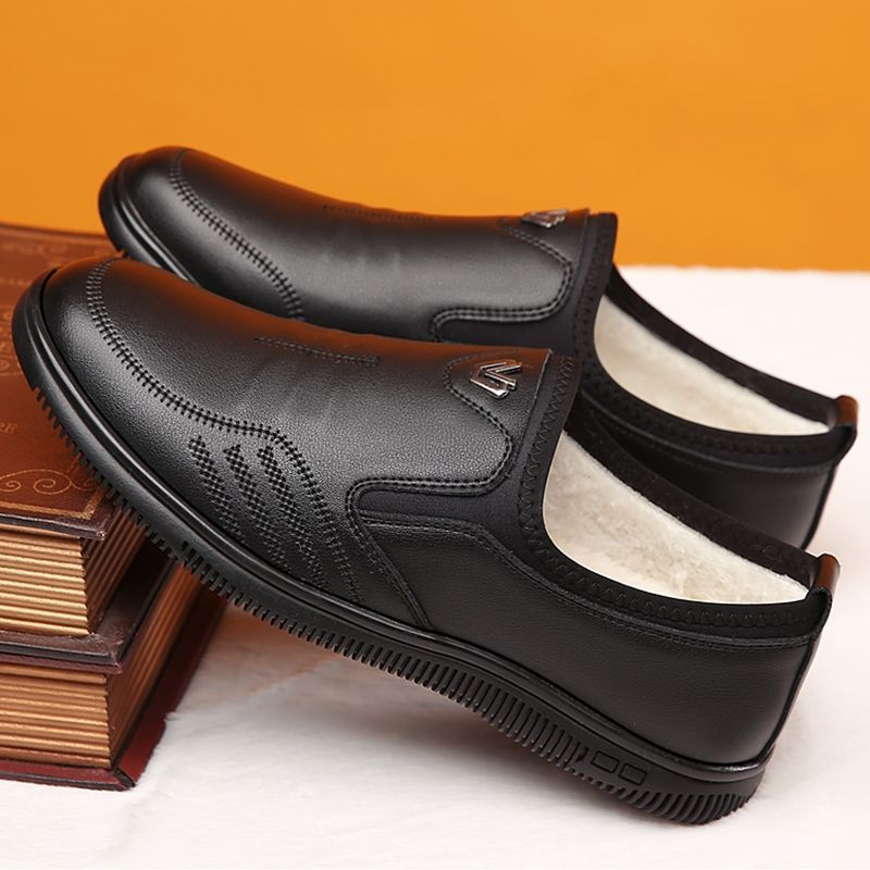 Leather Shoes Men's Leather New Men's Casual Shoes Hand-stitched Soft Sole Non-slip