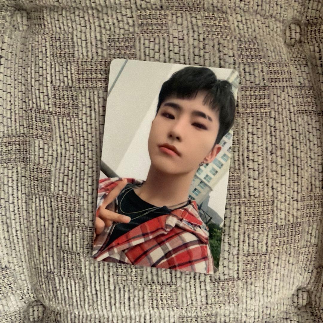 Used SEVENTEEN Hoshi attacca m2u lucky draw photocard