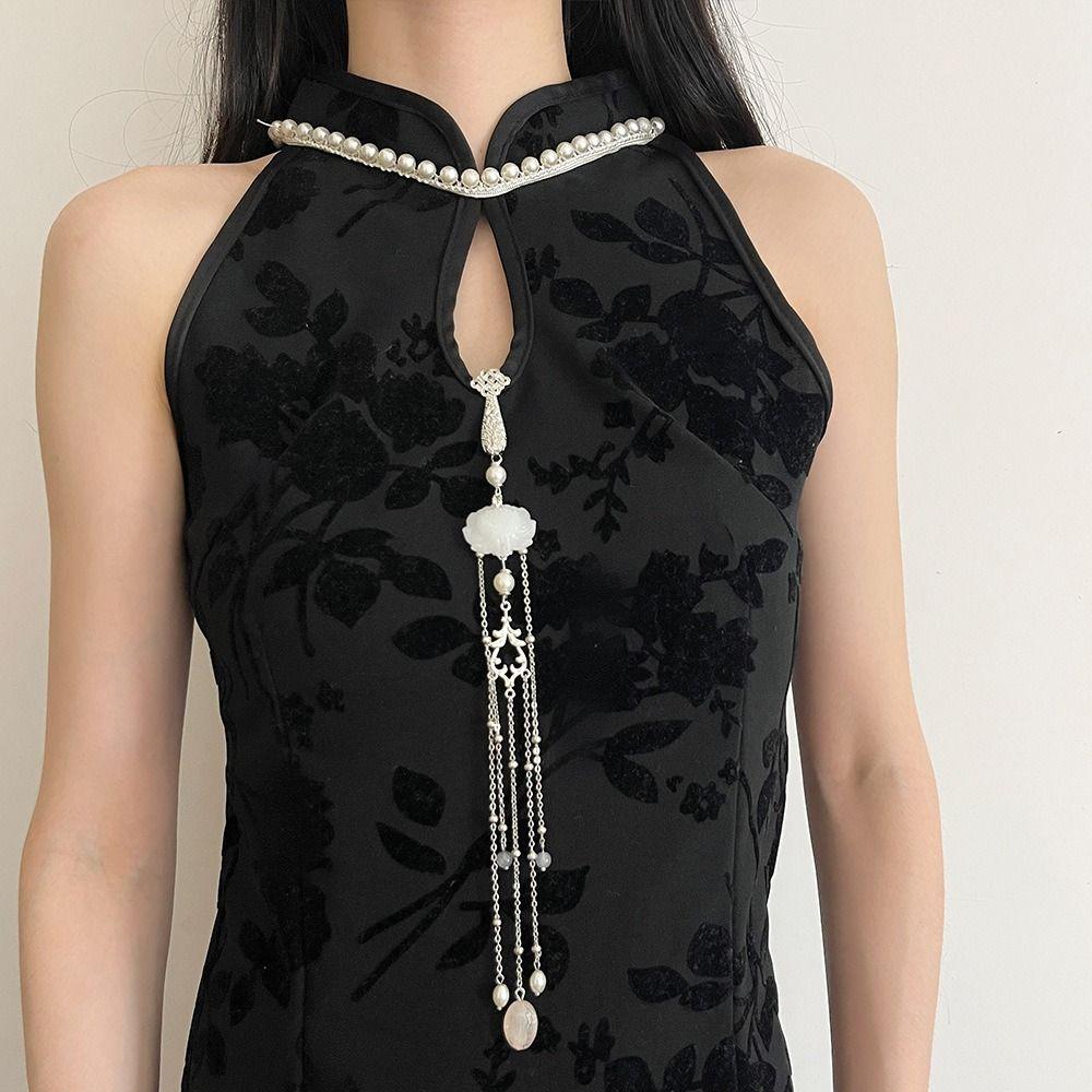

Pearl Tassel Brooches Metal Collar Pins Antique Pendant Cheongsam Pressed Lapel Party Jewelry срібний
