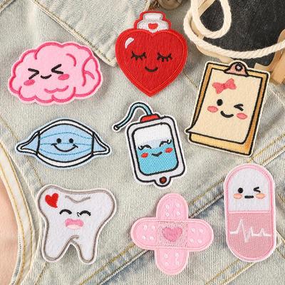 Badge ID Ricamato e Patch per Abbigliamento - Fibbia Easy Pull per Medici e Infermieri