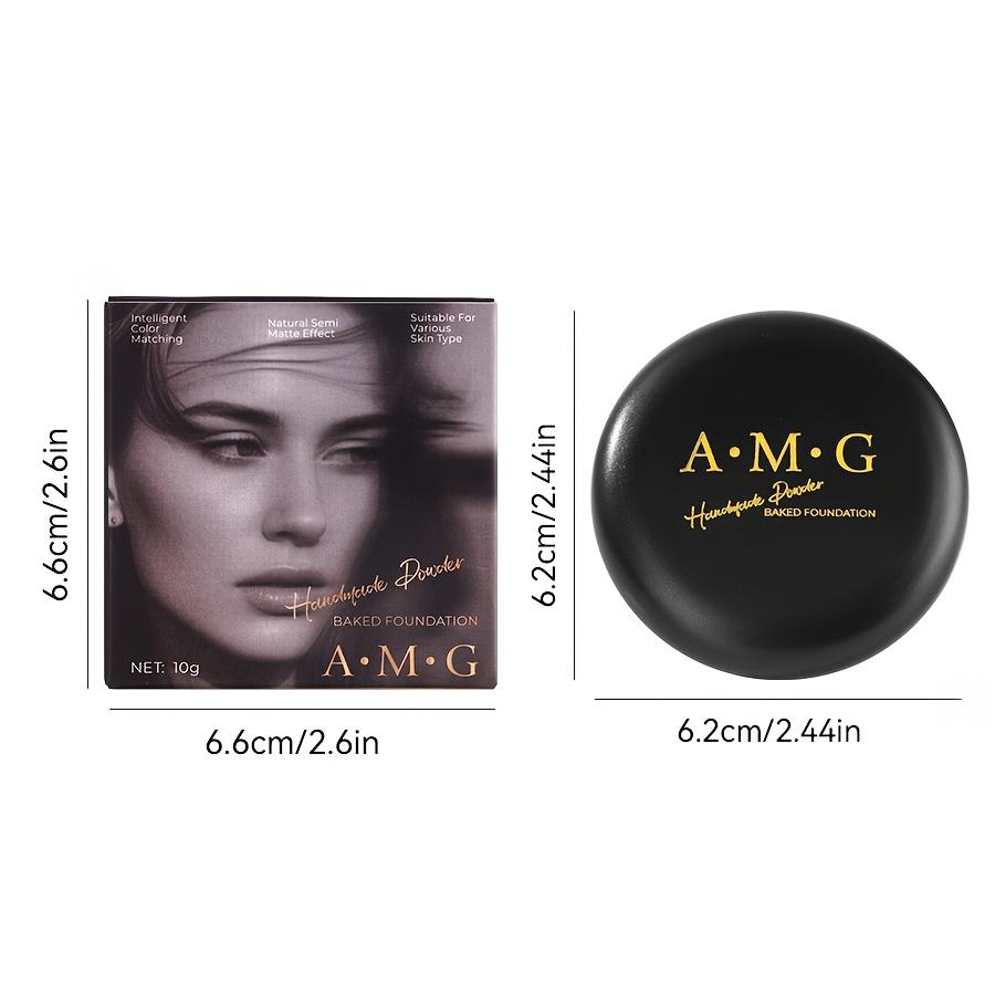 Le fond de teint en poudre crée un maquillage longue tenue pendant 24 heures. Disponible en trois teintes, il s'adapte intelligemment aux tons de peau