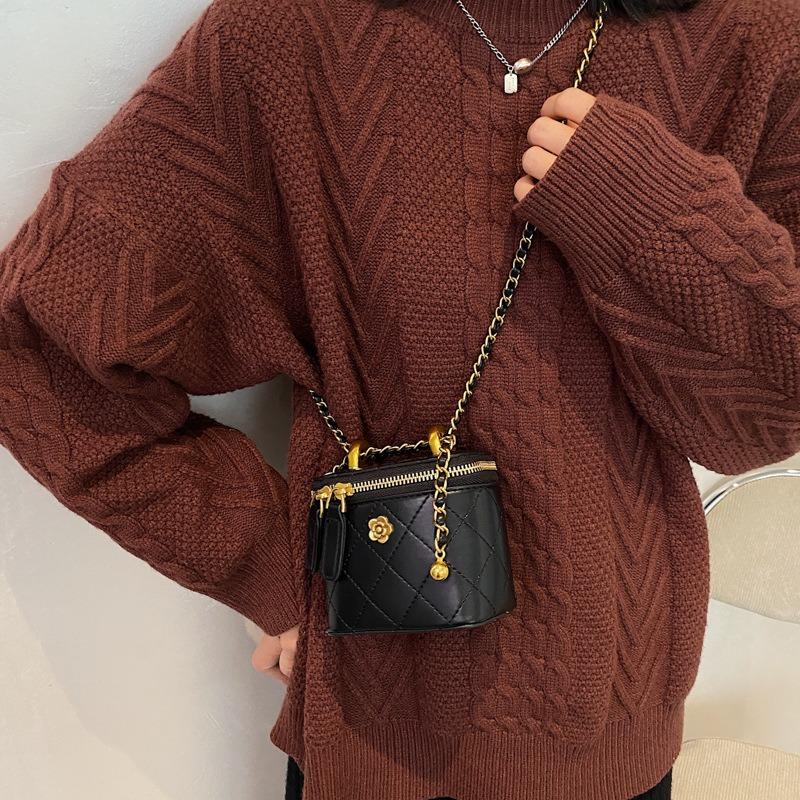 Nische Mini kleine Tasche Damen neue Mode Diamantkette Schulter Umhängetasche Lippenstiftbox Tasche