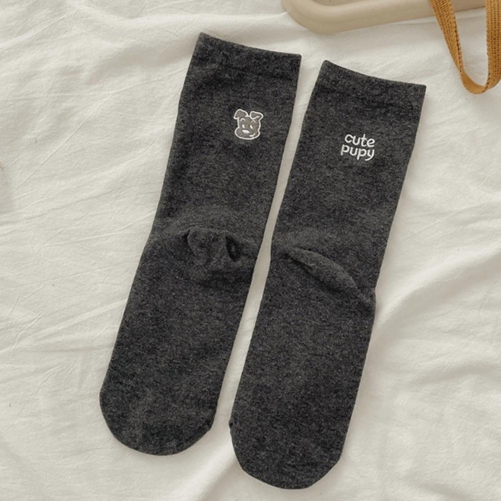 

A Pair Asymmetric Design Ankle Socks Embroidered Letters Unique Mid Tube Socks Comfortable Elastic Socking Outer Wear One Size чёрный