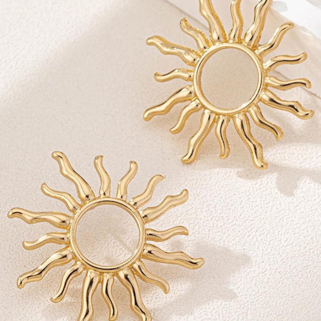 Personalized design sense premium sun stud earrings retro fashion sun flower earrings