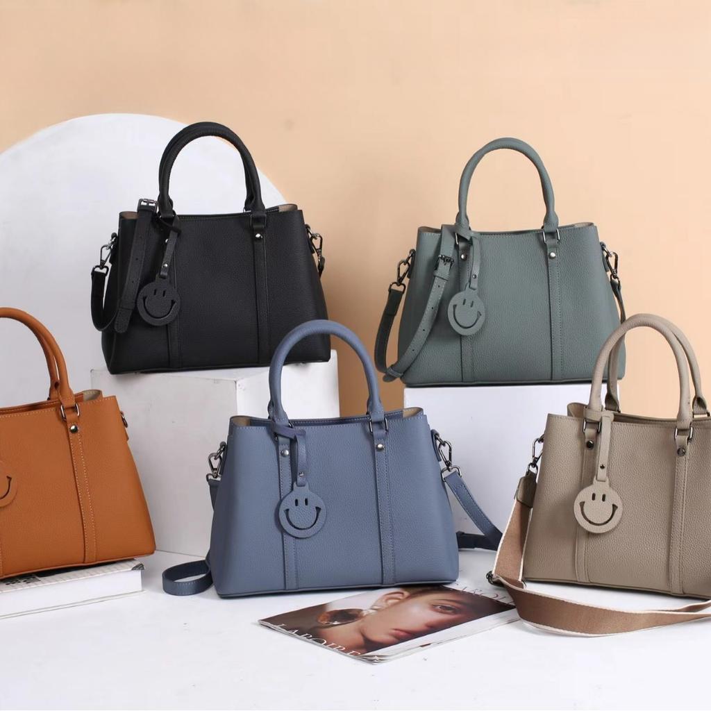 Cowhide Shoulder Women's Bag, Large Capacity Messenger, Women's, Stylish and Simple Shopping Bag, Multi-compartment