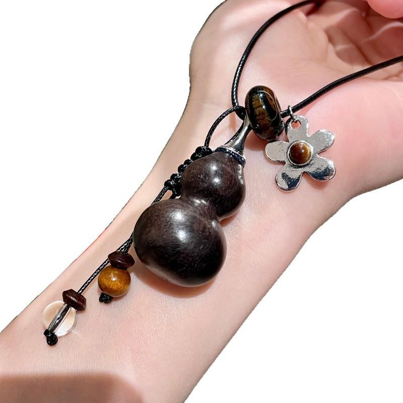 תליון גוזם פרח דלעת עץ סיני עם חרוזי קריסטל שרשרת סוודר שרשרת משיכה דלעת עץ שרשרת עצם הבריח