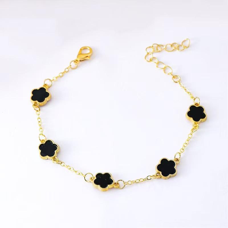 Koreaanse Stijl 4-delige Sieradenset: Bloemenarmband, Ring, Oorbellen met Stud & Klavertje Vier Ketting
