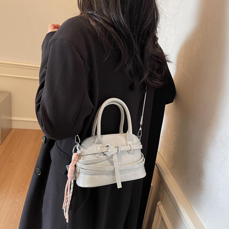 Fashion Small Bag Women's New Handbag Shoulder Bag Personalized Commuter Messenger Bag