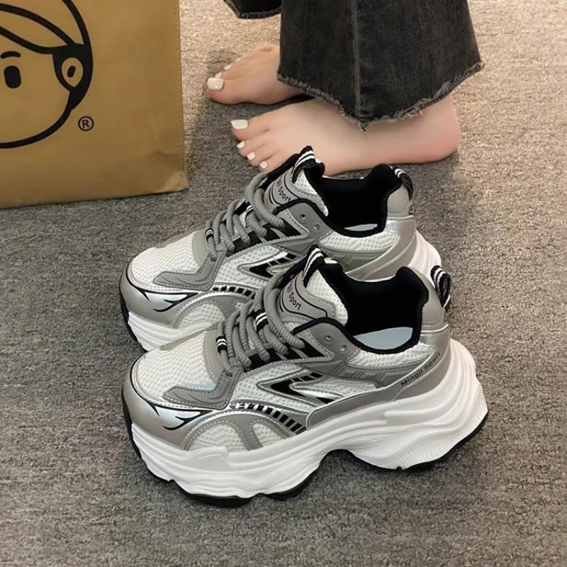 

Ретро студенческие легкие кроссовки на платформе с увеличением роста женские летние новые, открывающие ногу, маленькие повседневные папины кроссовки 40