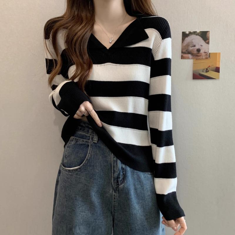 

Large size v-neck inner knitted bottoming shirt women s clothing early autumn great looking fat mm thin striped long-sleeved top average size [recommended 80-60kg]