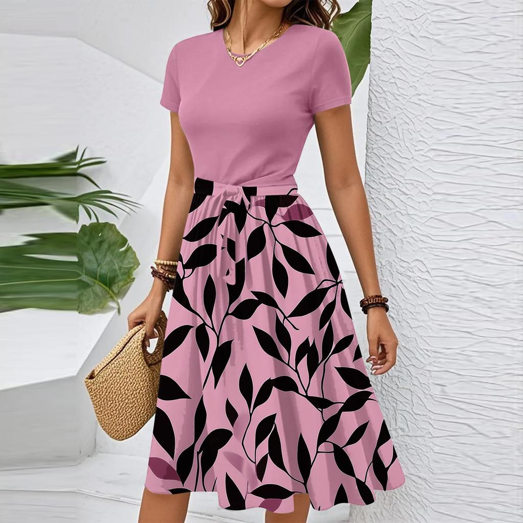 Damekleskjole med belte, avslappet mote, blomsterprint, korte ermer, rund hals, elegant