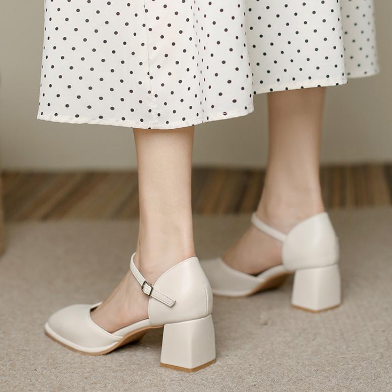 Mode Nya Trendiga Storlek Damskor Mary Jane-skor Fyrkantig tå Ihåliga sandaler Mellanhälsskor