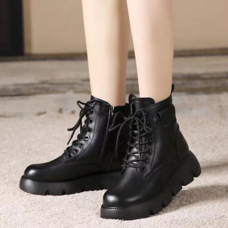 Модные универсальные зимние ботинки на толстой подошве для женщин на осень и зиму 2024 — фото 5