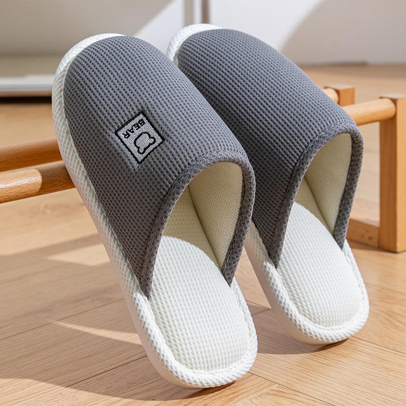 Cotton Non-Slip Slippers for Women and Men: Indoor, Warm, Furry, Suitable for Spring, Autumn, and Winter.