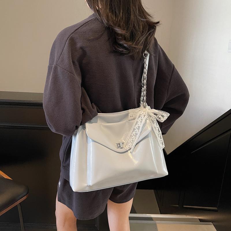 Korean version bag crossbody women's versatile underarm bag 2025 new simple commuter shoulder bag large capacity tote bag