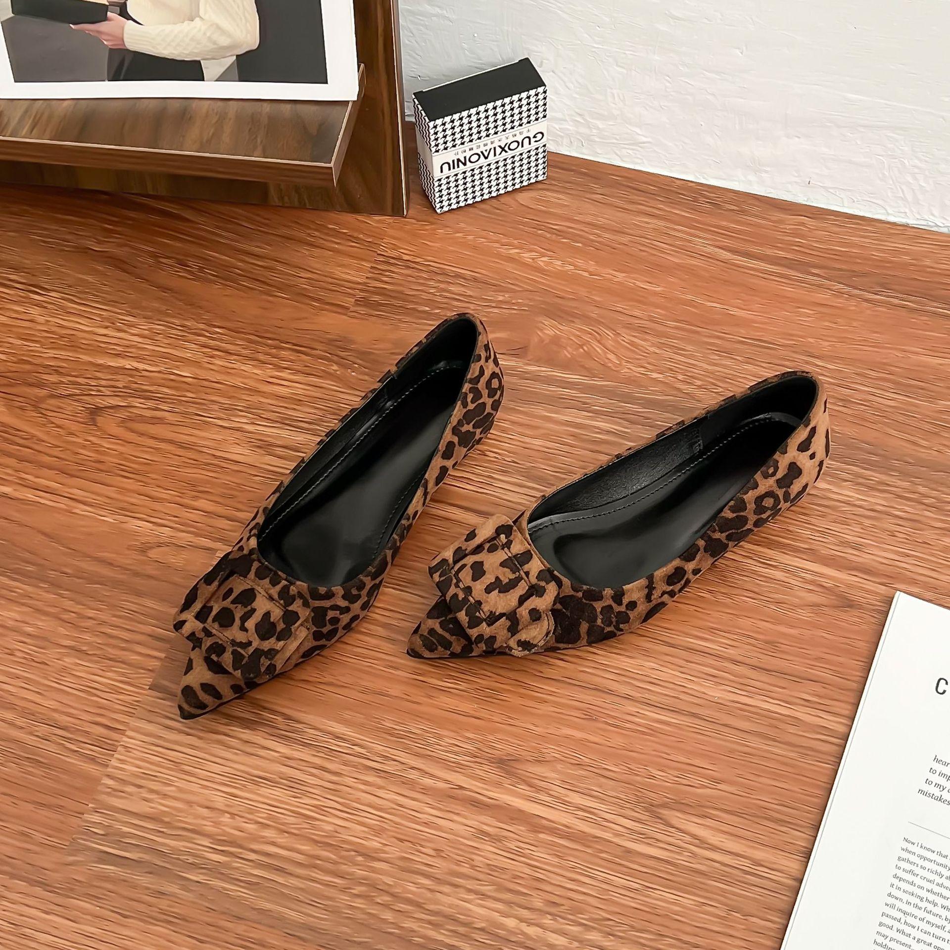 

Новые модные одинарные туфли с леопардовым принтом для мамы, удобная мягкая подошва, не устают ноги, обувь для женщин, низкий каблук, профессиональный высокий 35