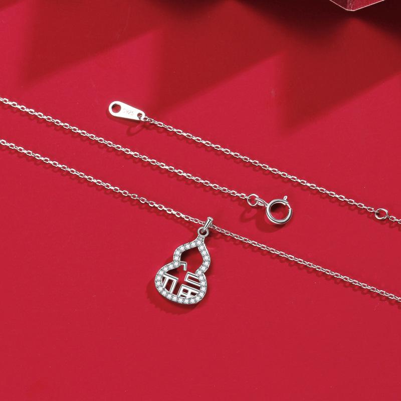 Nafu gourd necklace women's national tide high sense natal year diamond pendant Fulu versatile collarbone chain