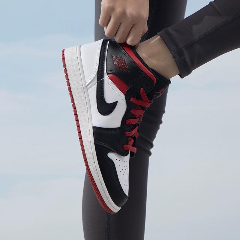 New Jordan 1 Mid Gym Red Black Toe GS DQ8423-106