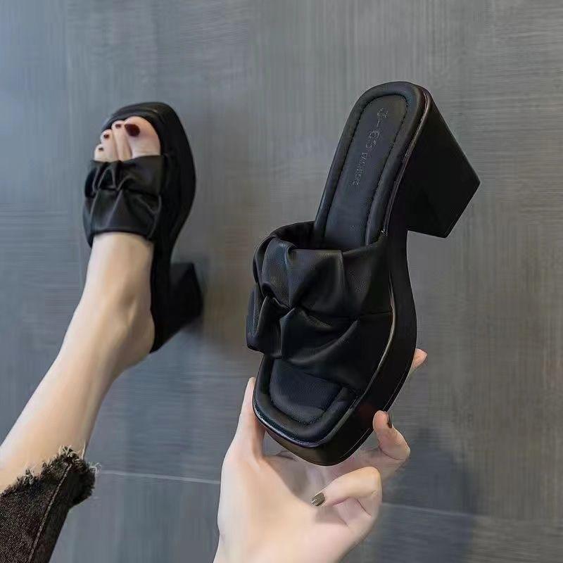 2025 Summer New Internet Celebrity Explosion Thick-soled Thick Heeled Cool Slippers Women's Waterproof Table Versatile One-word High Heels
