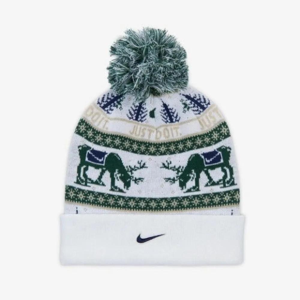 GQT HV7024-133 Peak Winter Wonderland Beanie FREE