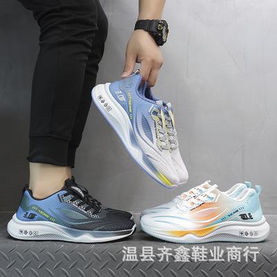 Nouvelles chaussures pour hommes tendance décontractées polyvalentes à semelle souple printemps et été ultra-légères sportives respirantes chaussures de course pour étudiants de collège