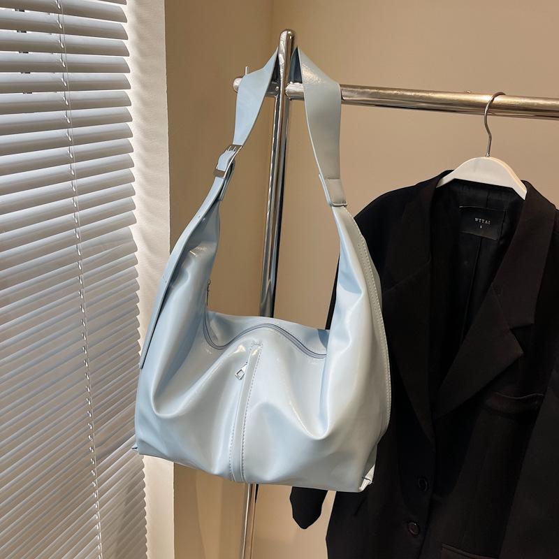 Retro fashion large capacity women's new texture versatile shoulder messenger bag commuter dumpling bag