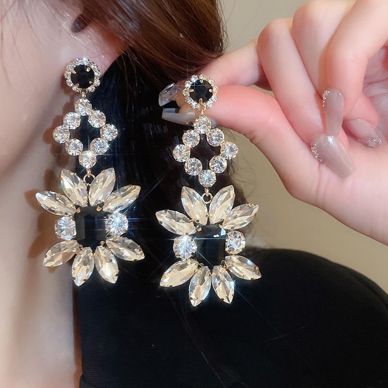 European and American Silver Needle Full Diamond Irregular Earrings Exquisite Luxury Design Earrings Niche Versatile Earrings