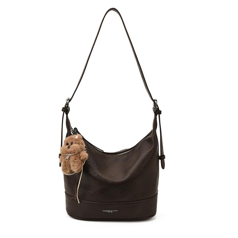 

Autumn and winter high-end commuter bag women s 2025 new popular fashion shoulder underarm bag retro messenger bucket bag no pendant