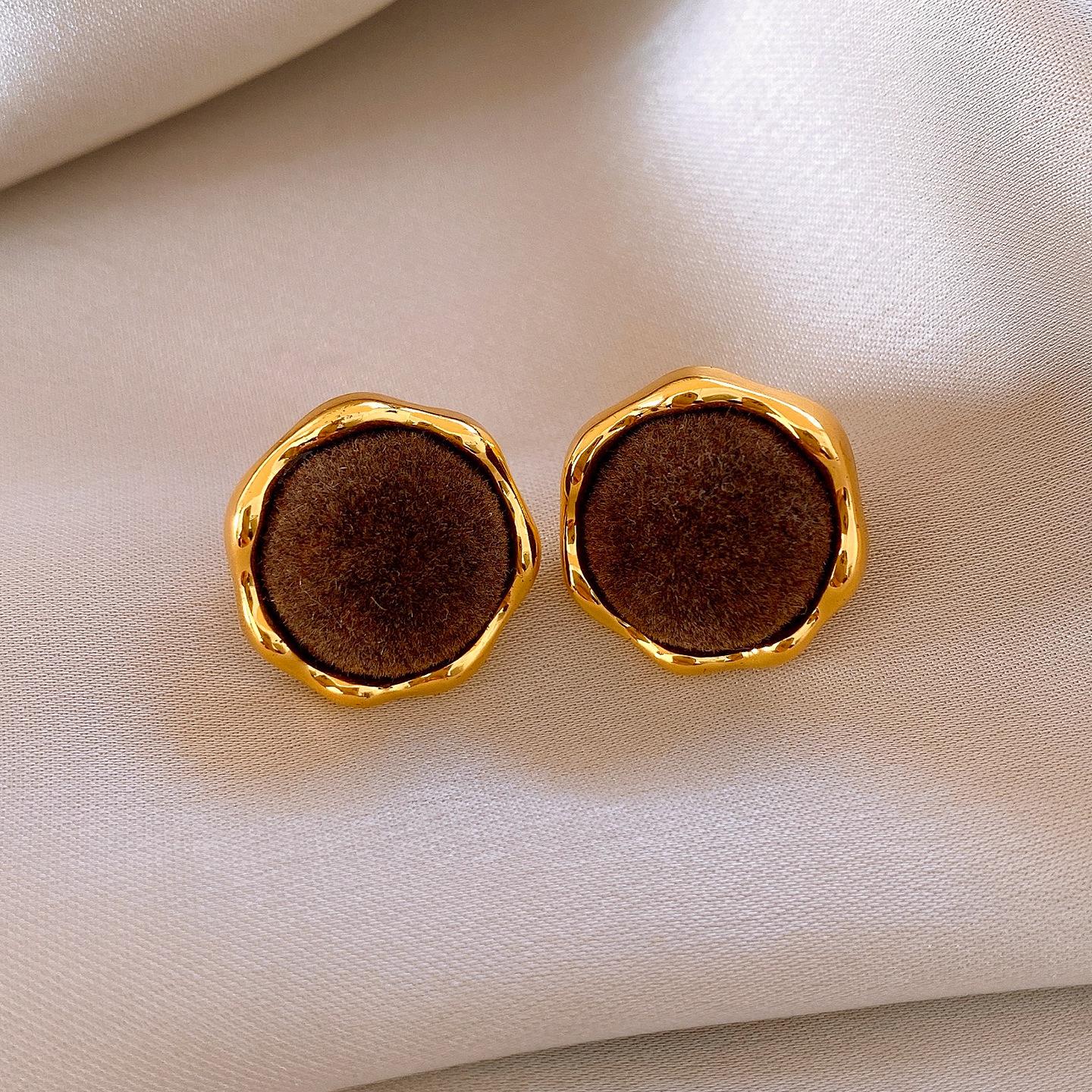 

Autumn and winter retro flocking round square earrings stud earrings retro temperament versatile earrings women