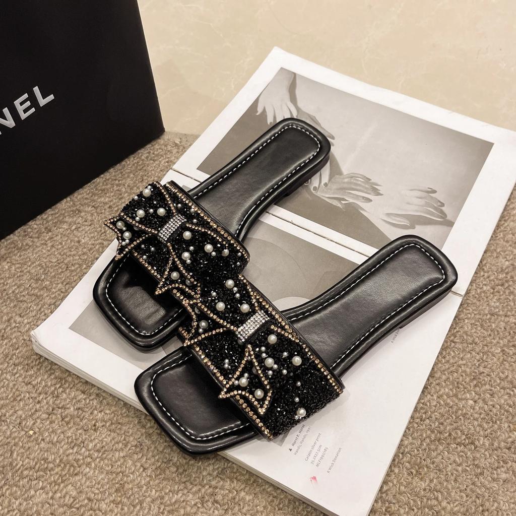 Fashion Women Summer Slippers 2025 New Luxury Design Crystal Pearl Bowknot Ladies Fashion Sandals Plus Size Women Flip Flops Flat Shoes