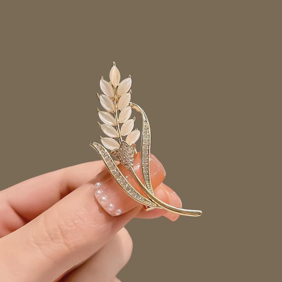 Matte Gold Pearl Wheat Ear Corsage Brooch for Women - High-End Versatile Pin with Anti-Exposure Design
