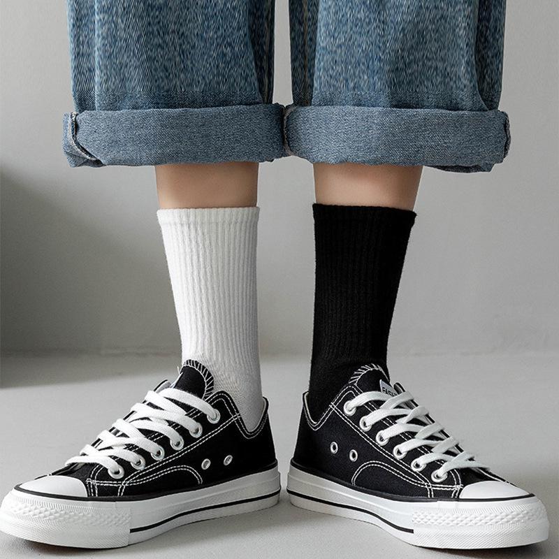 Męskie bawełniane skarpetki sportowe do połowy łydki, czarno-białe, na wiosnę/lato, modny długi styl ze ściągaczem