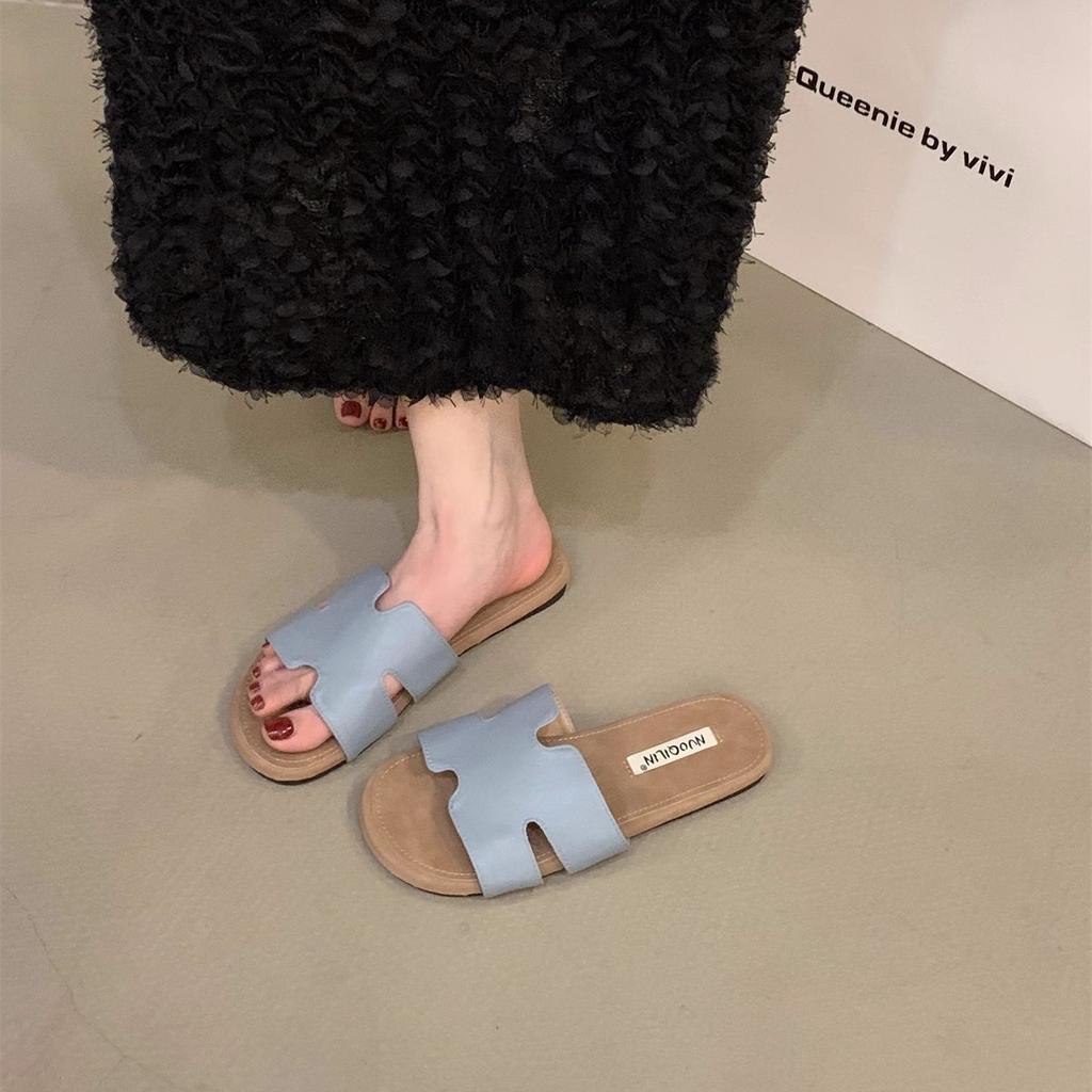Flat-bottomed French small cool slippers women's shoes fashion outer wear 2025 new summer skirt seaside beach sandals