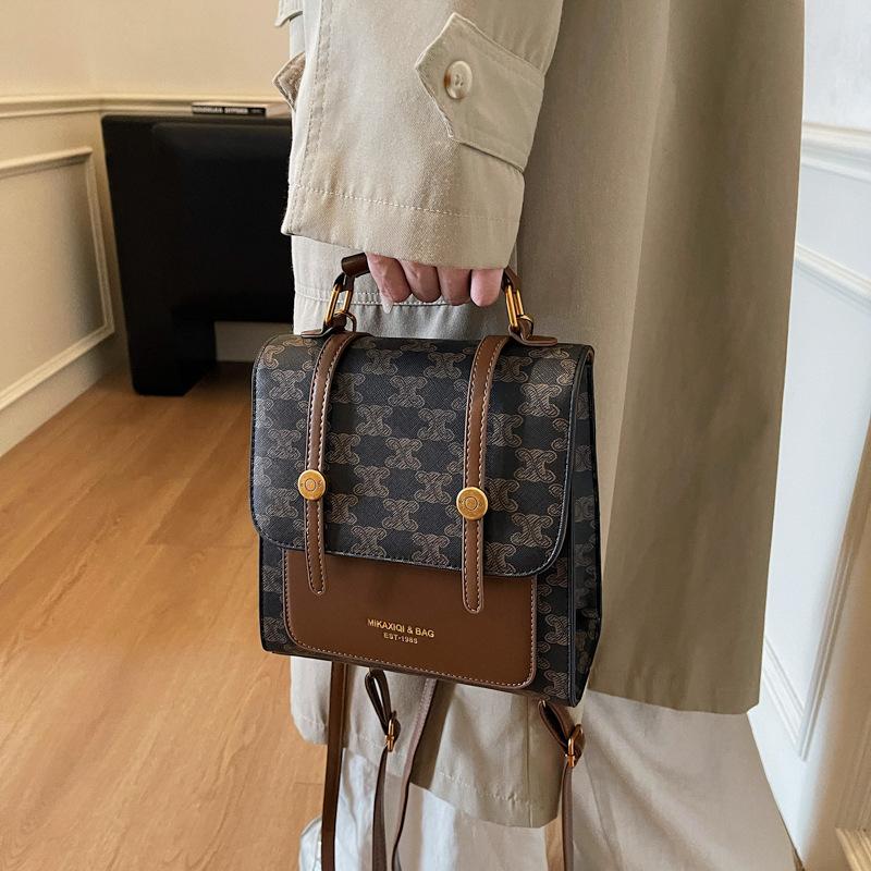 College Student Travel Backpack Women's 2025 New Retro Premium School Bag Commuter Backpack Going Out Handbag