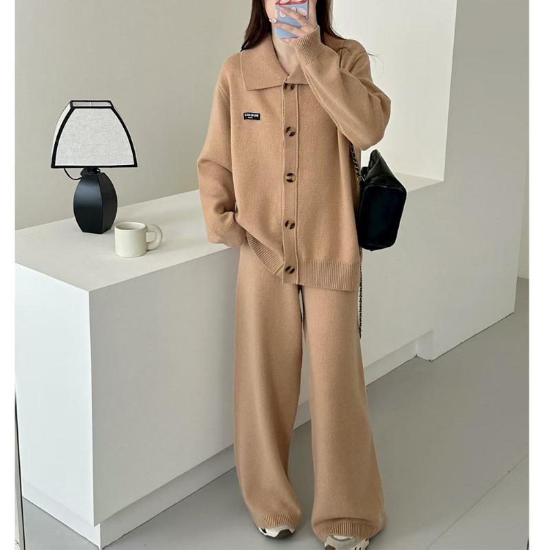 

Свитер-двойка с дизайном наклеек на лацканах, осенне-зимний повседневный комплект с широкими брюками и вязаным кардиганом на пуговицах One Size