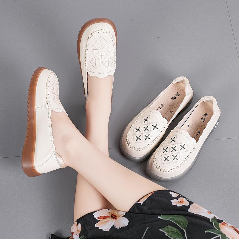 2025 Autumn Plus Size Women's Embroidered Non-Slip Soft Shoes, Sizes 35-42