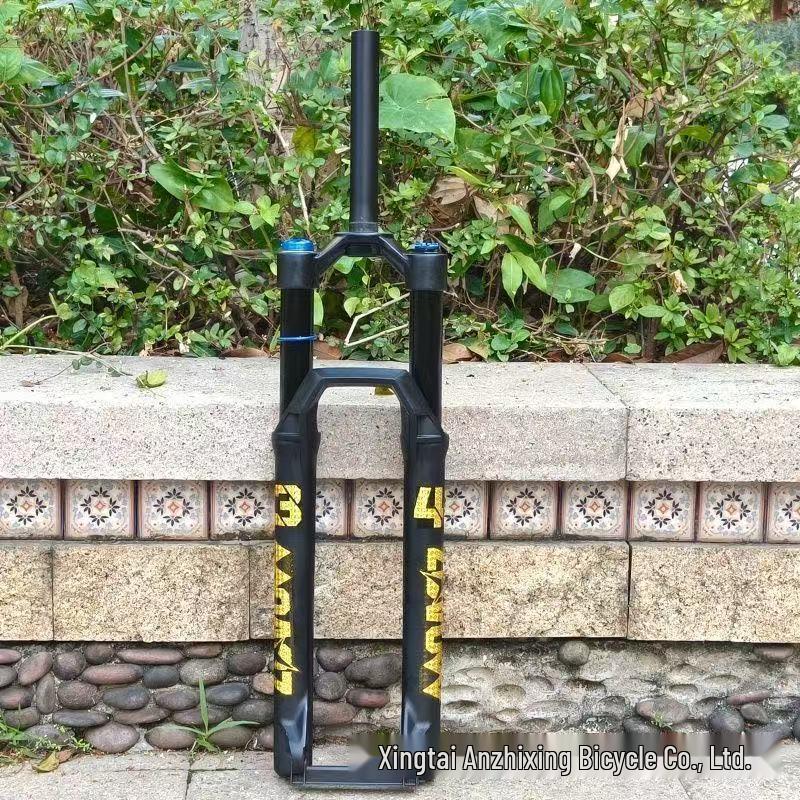 140mm Travel Adjustable Mountain Bike Suspension Fork with Lockable Aluminum Alloy Design