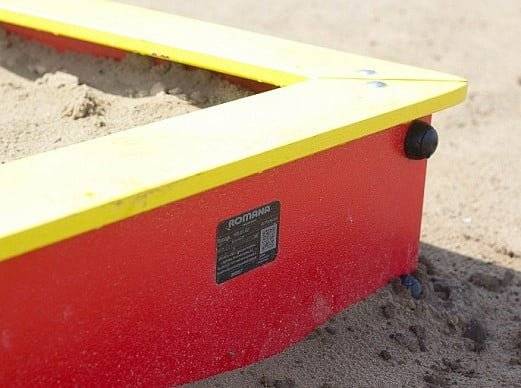 Approved Sandpit 150x150 Red