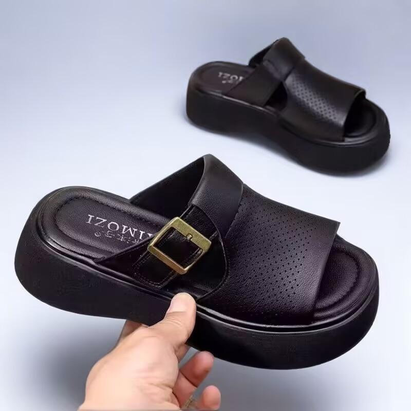 Retro Belt Buckle Soft Bottom Fashionable Outer Wear Cool Slippers Women's 2025 Summer New Thick Bottom Heightening Non-slip One-word Drag