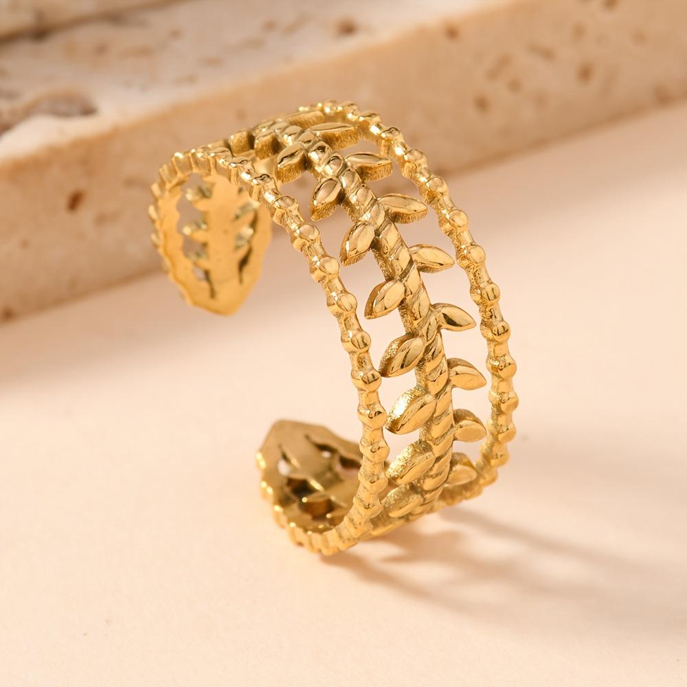 Fashionable Stainless Steel Ring Oil Pressure Hollow Open Ring Light Luxury Plated18k Gold Titanium Steel Jewelry Set